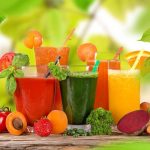 Как пить свежевыжатые соки с пользой для здоровья и красоты: советы диетолога