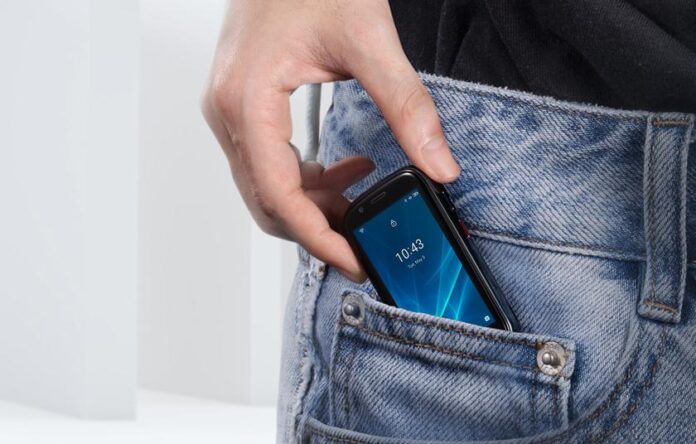 Asus Zenfone Mini: компактный и самый необычный смартфон