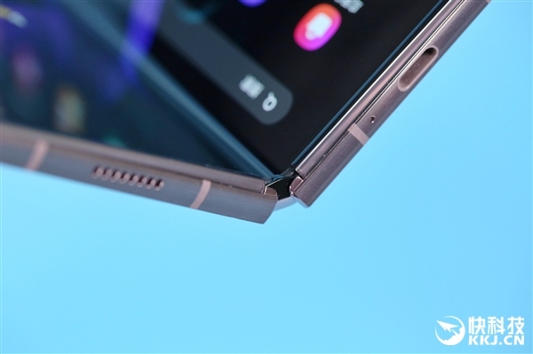 Первый складной смартфон Xiaomi будет похож на Samsung Galaxy Z Fold 2