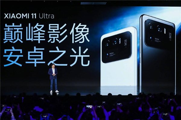 Xiaomi Mi 11 Ultra благодаря второму дисплею может работать 55 часов при низком заряде батареи