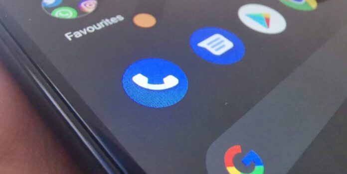 Приложение Google Phone автоматически записывает звонки с незнакомых номеров