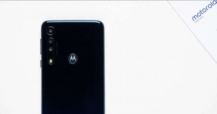 Lenovo готовится возродить популярный в прошлом десятилетии смартфон Motorola Defy