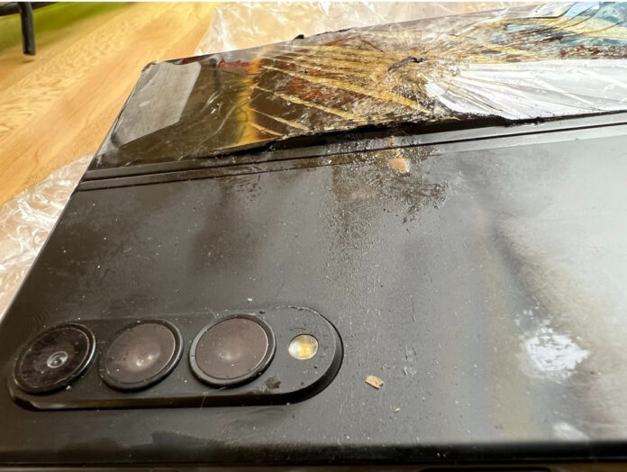 Новый смартфон Samsung взорвался