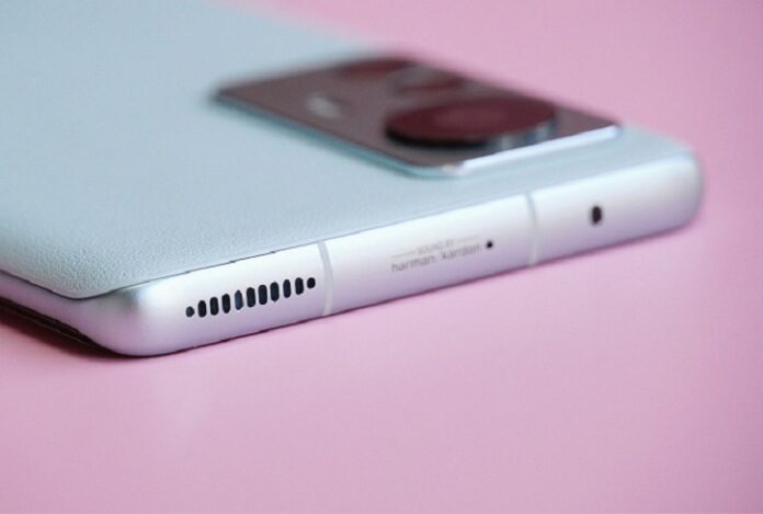 Стали известны детали об особенностях акустической системы Harman Kardon в смартфоне Xiaomi 12 Pro